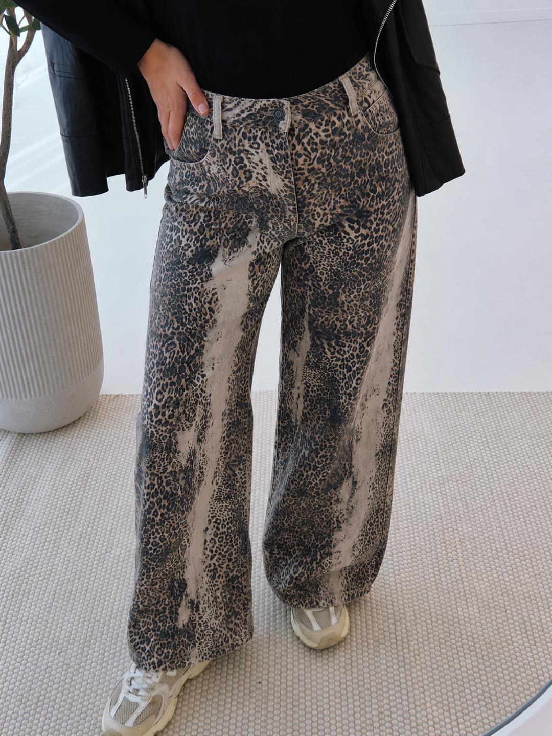 - Wildcat Mini Balloon Jeans