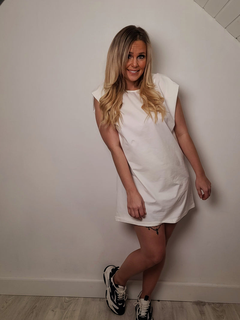 - Rue T-shirt White Dress