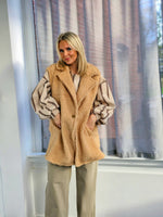 -  Sleevles Teddy Coat Camel