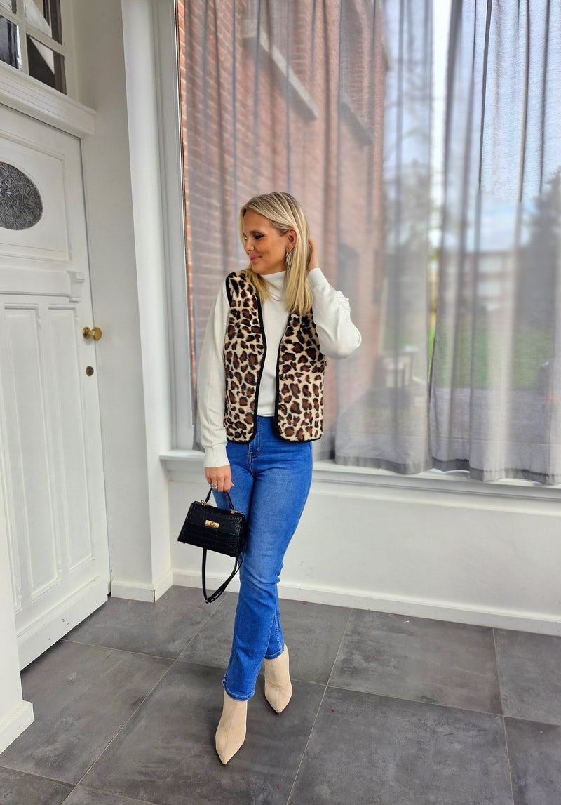 - Leopard Gilet