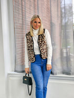 - Leopard Gilet