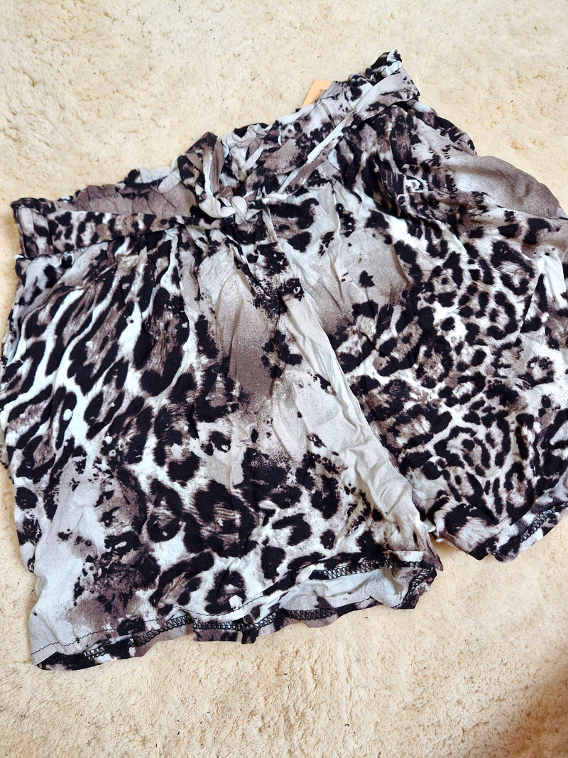 - Leopard Gray Short