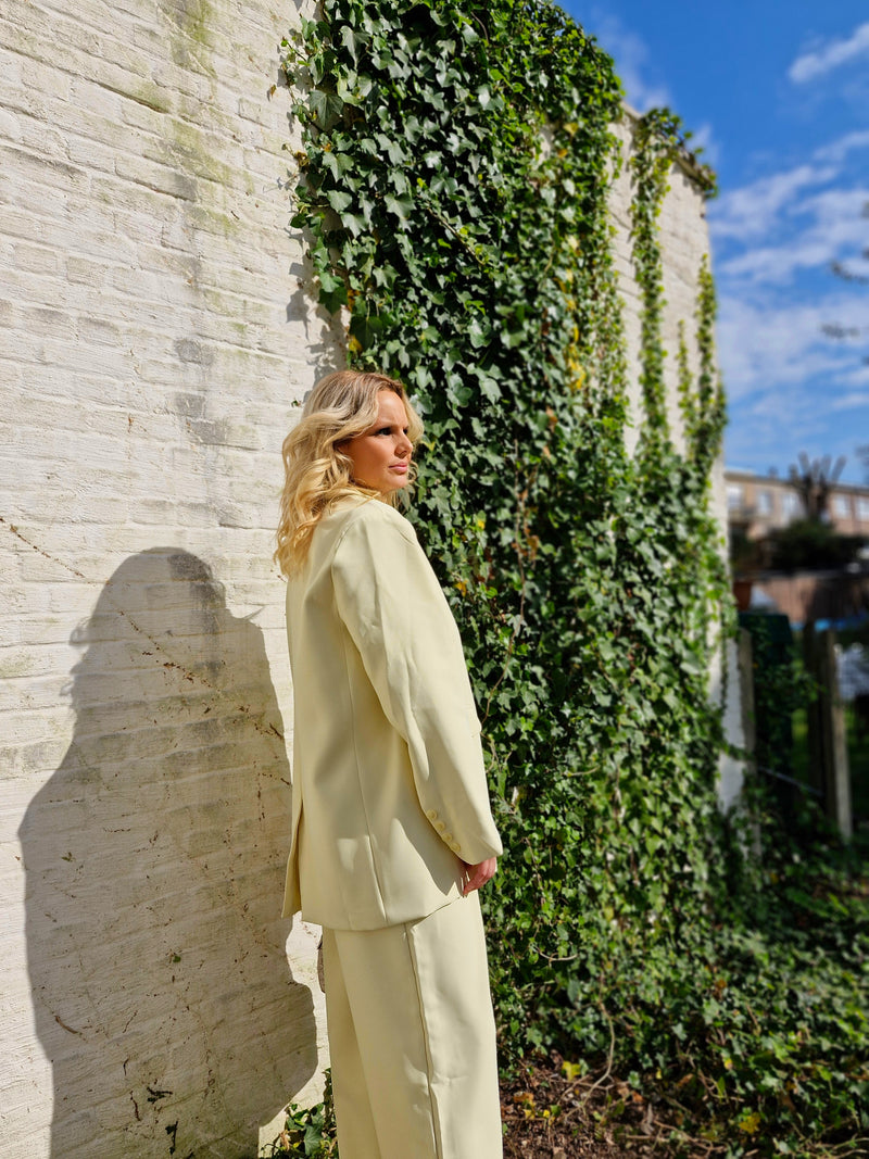 - Sfé Light Yellow Set
