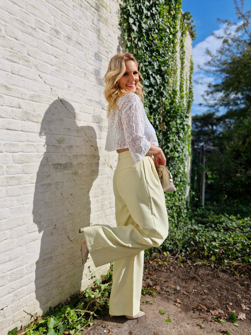 - Sfé Light Yellow Set