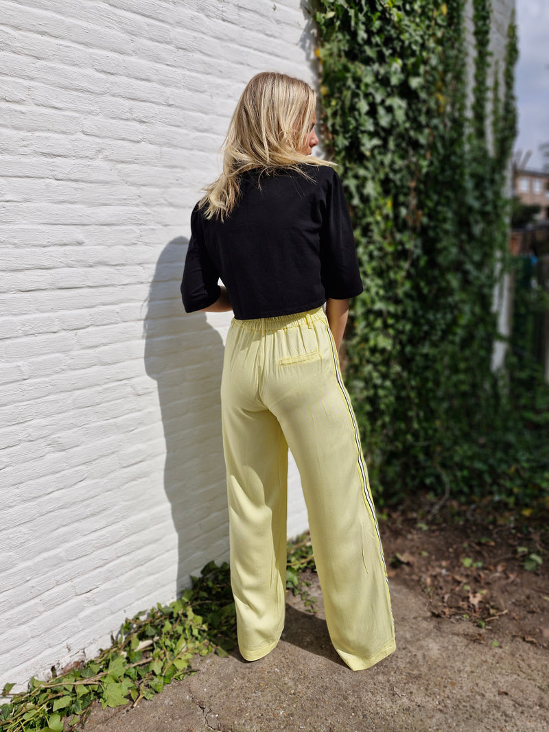 - Kylxo Stripe Pants