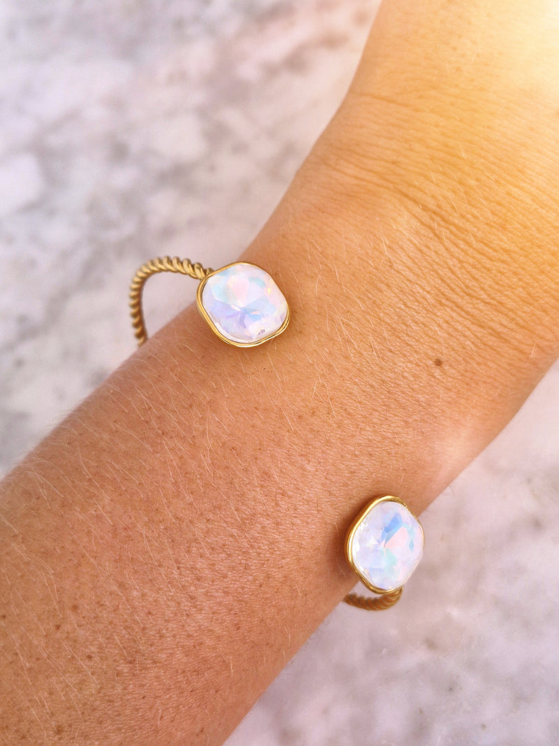 - Clash Bracelet