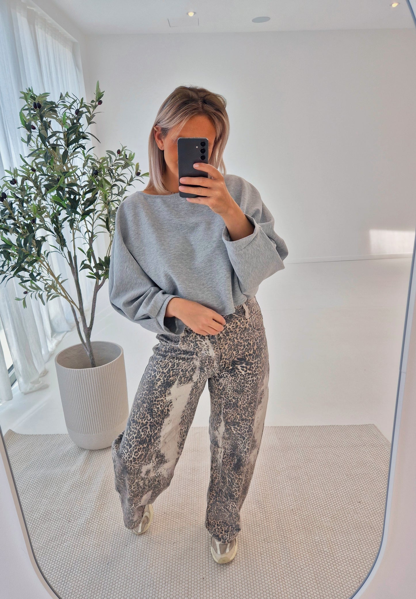 - Wildcat Mini Balloon Jeans