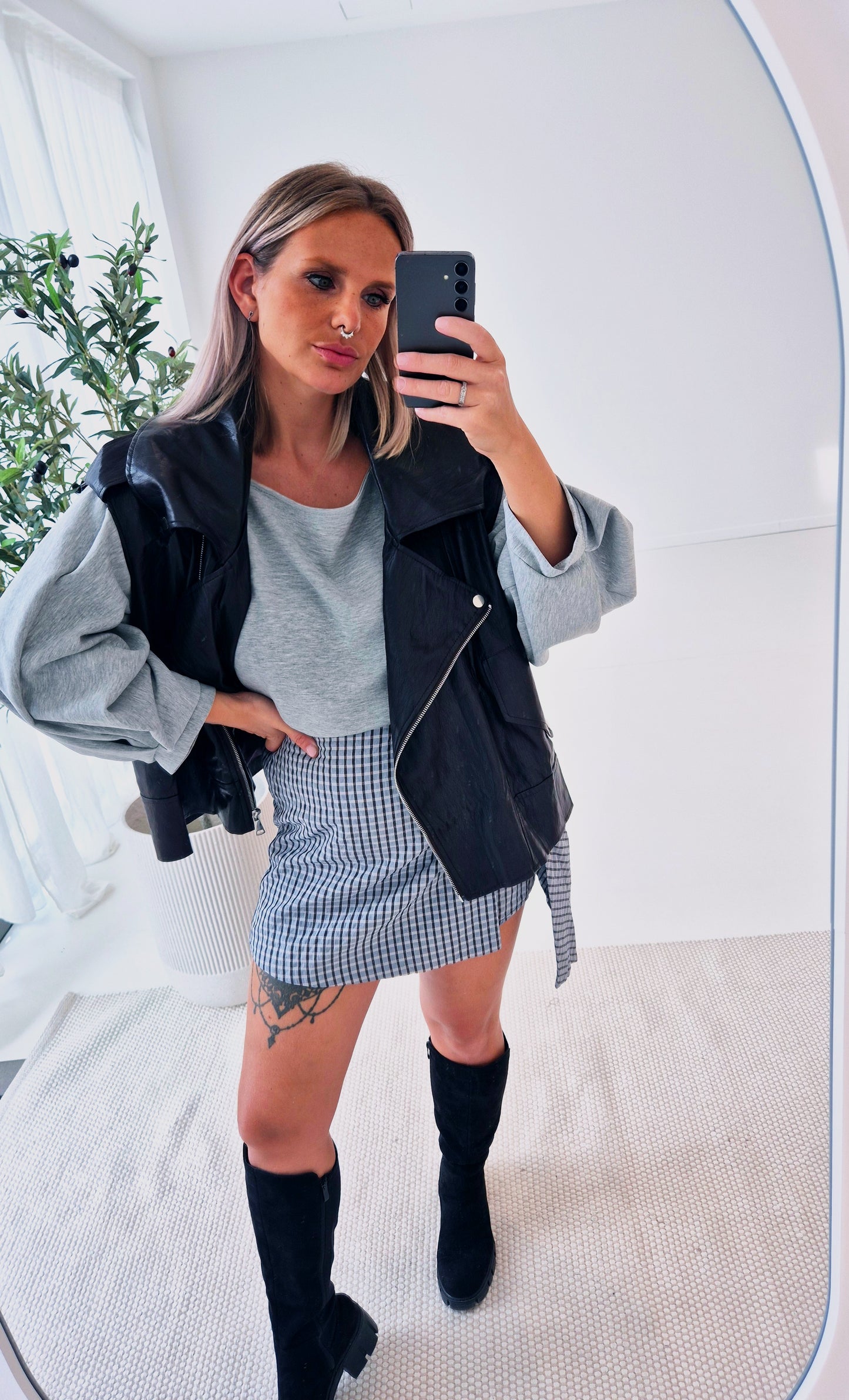- Noxx Gray Sweatshirt