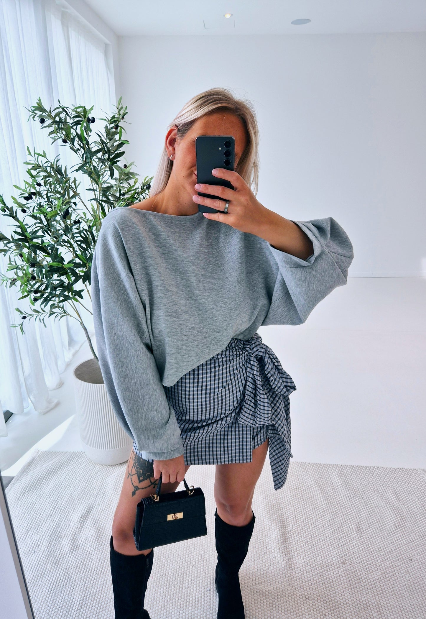 - Noxx Gray Sweatshirt