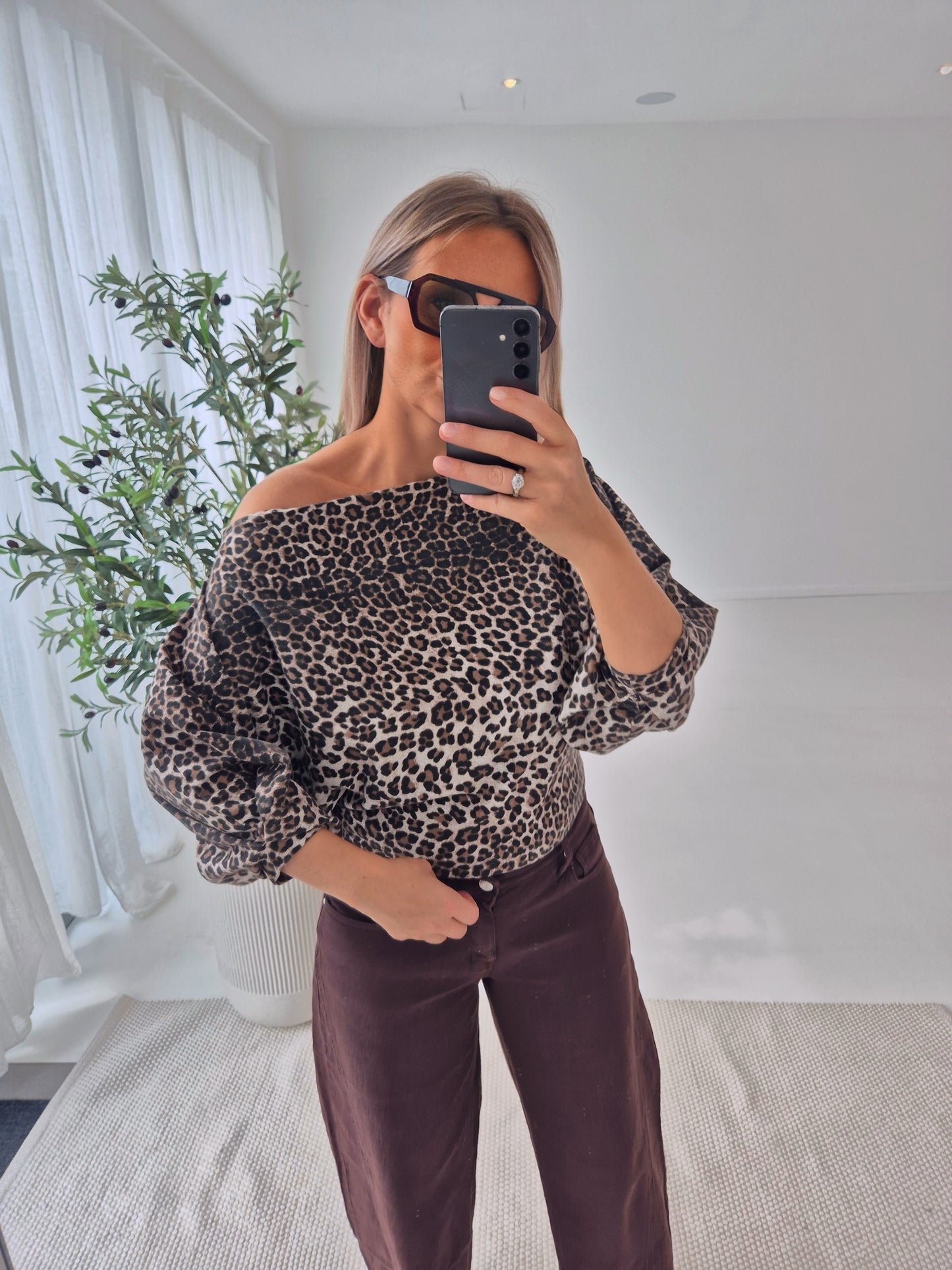 - Manon Leopard Sweatshirt