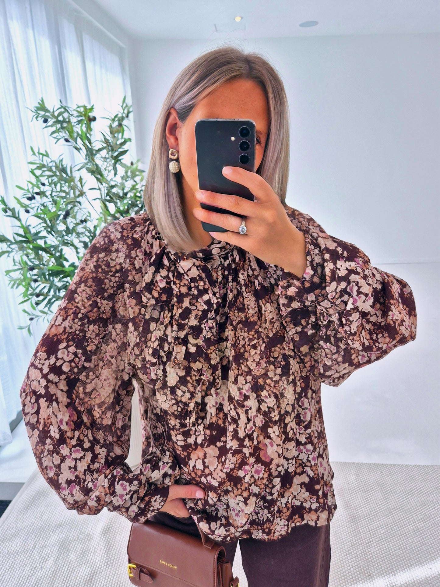 - Léonie Blouse