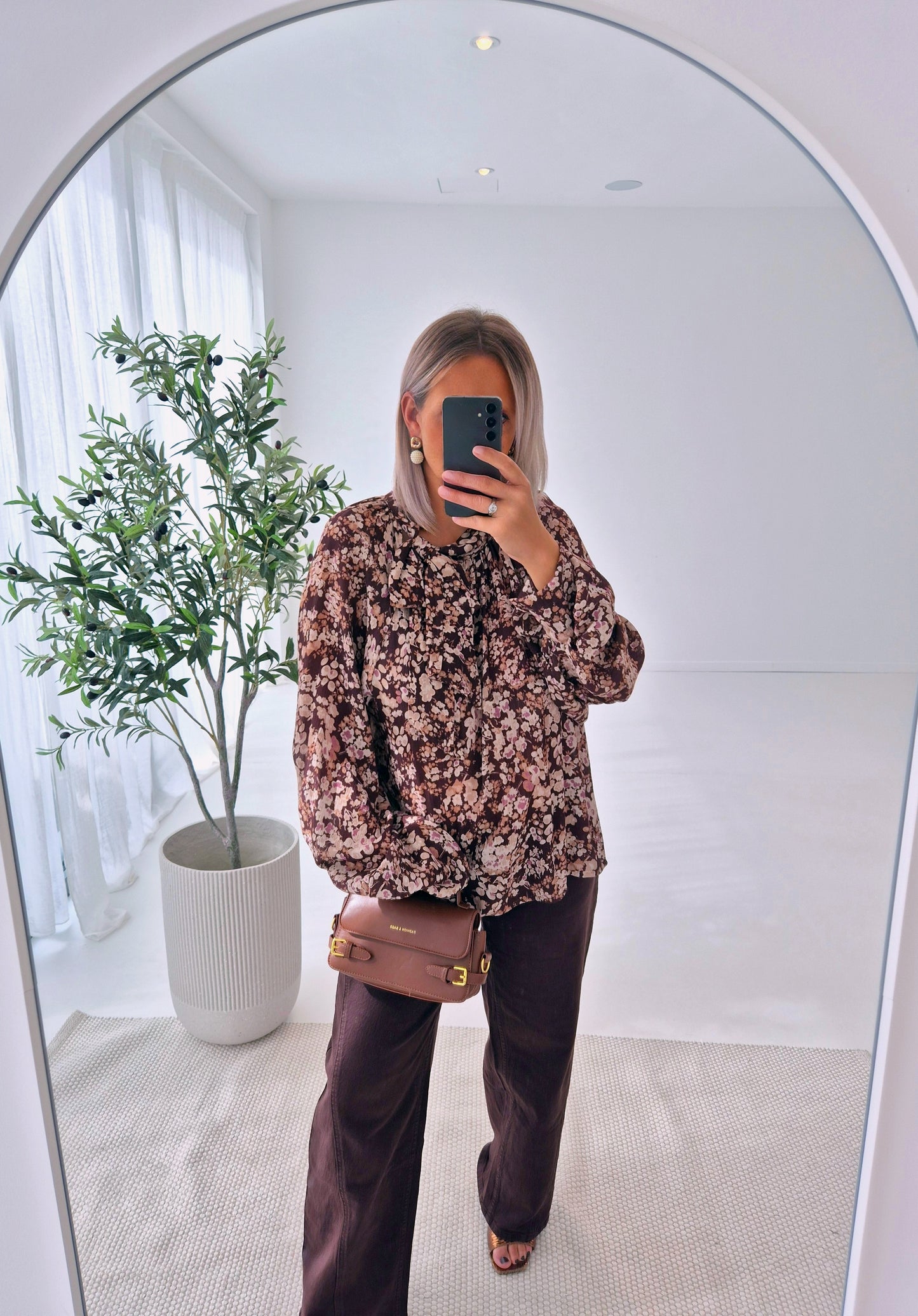 - Léonie Blouse
