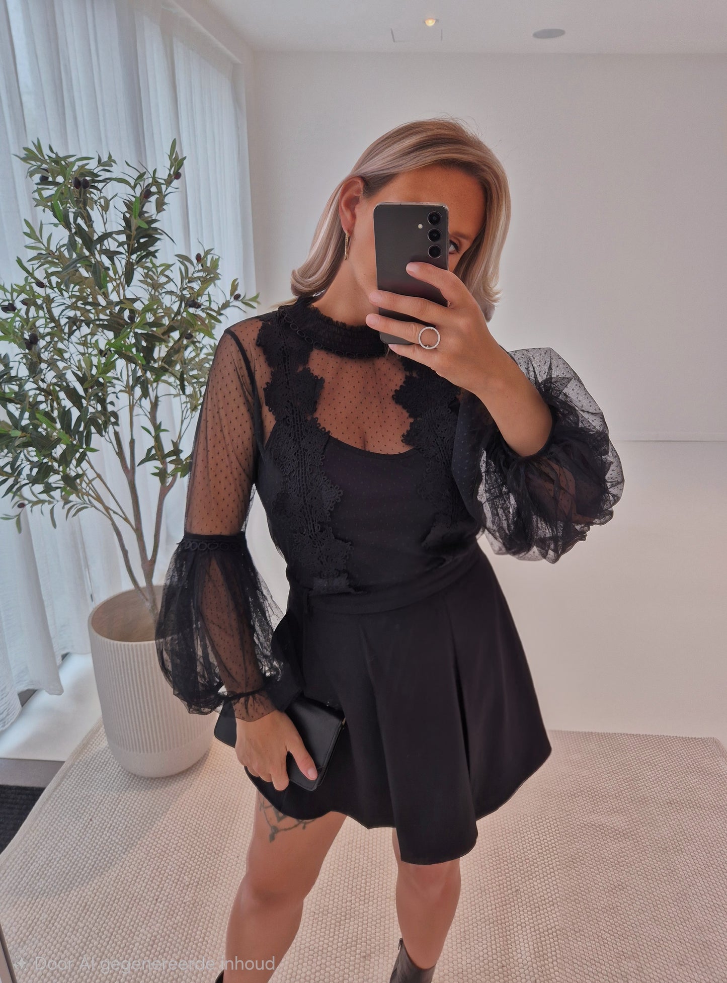 - Nïna Feminine Lace Blouse