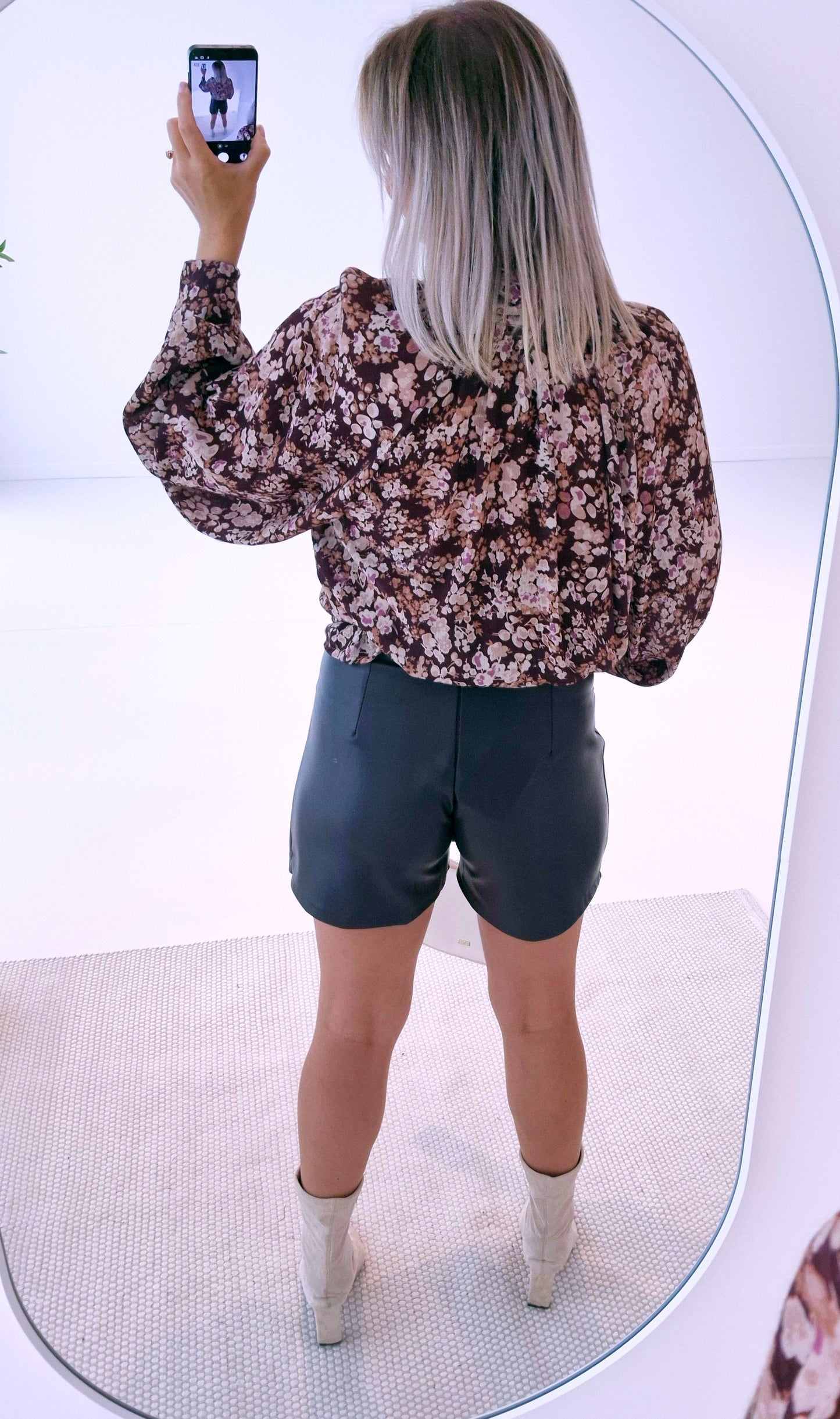 - Léonie Blouse