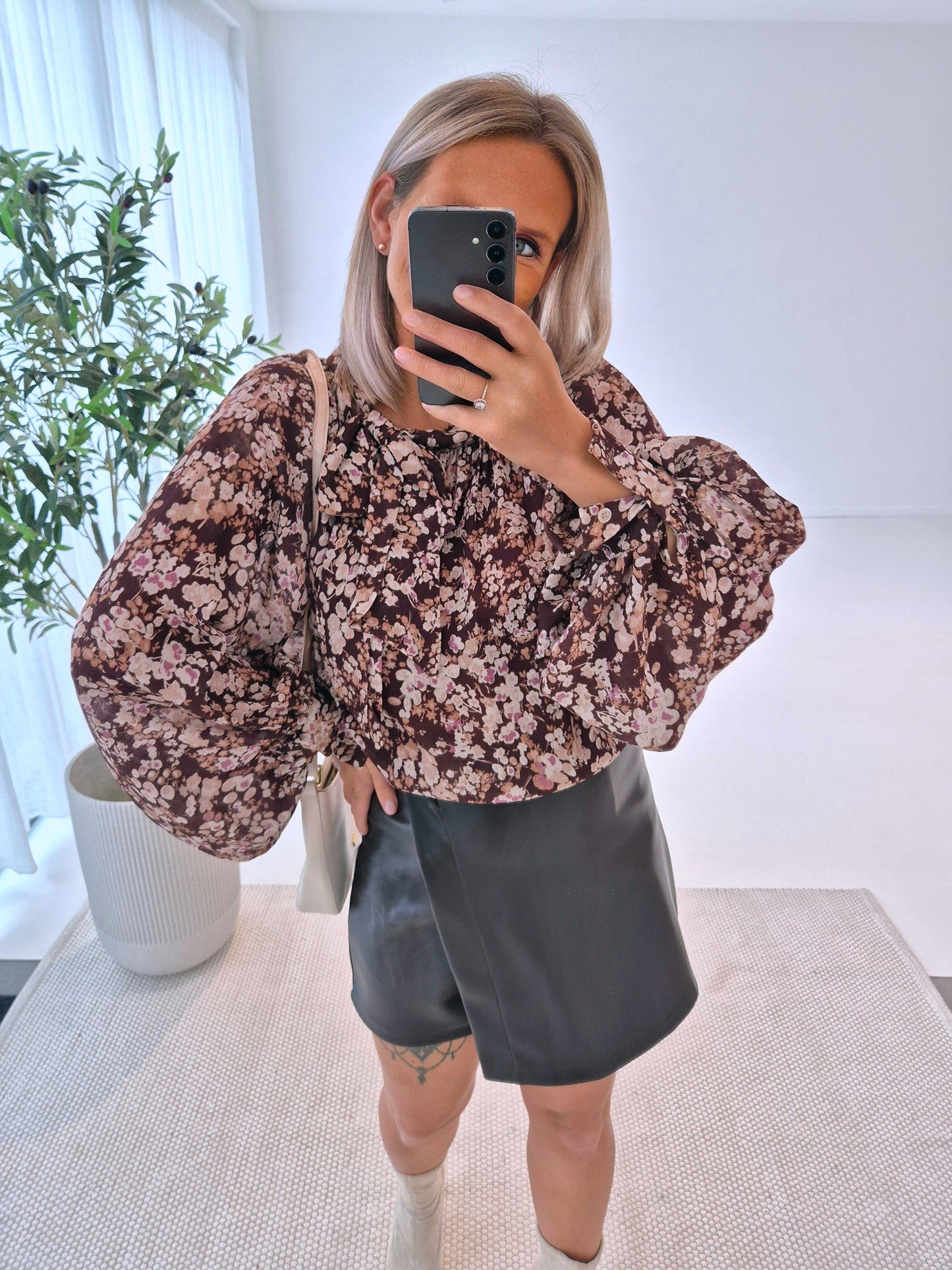 - Léonie Blouse