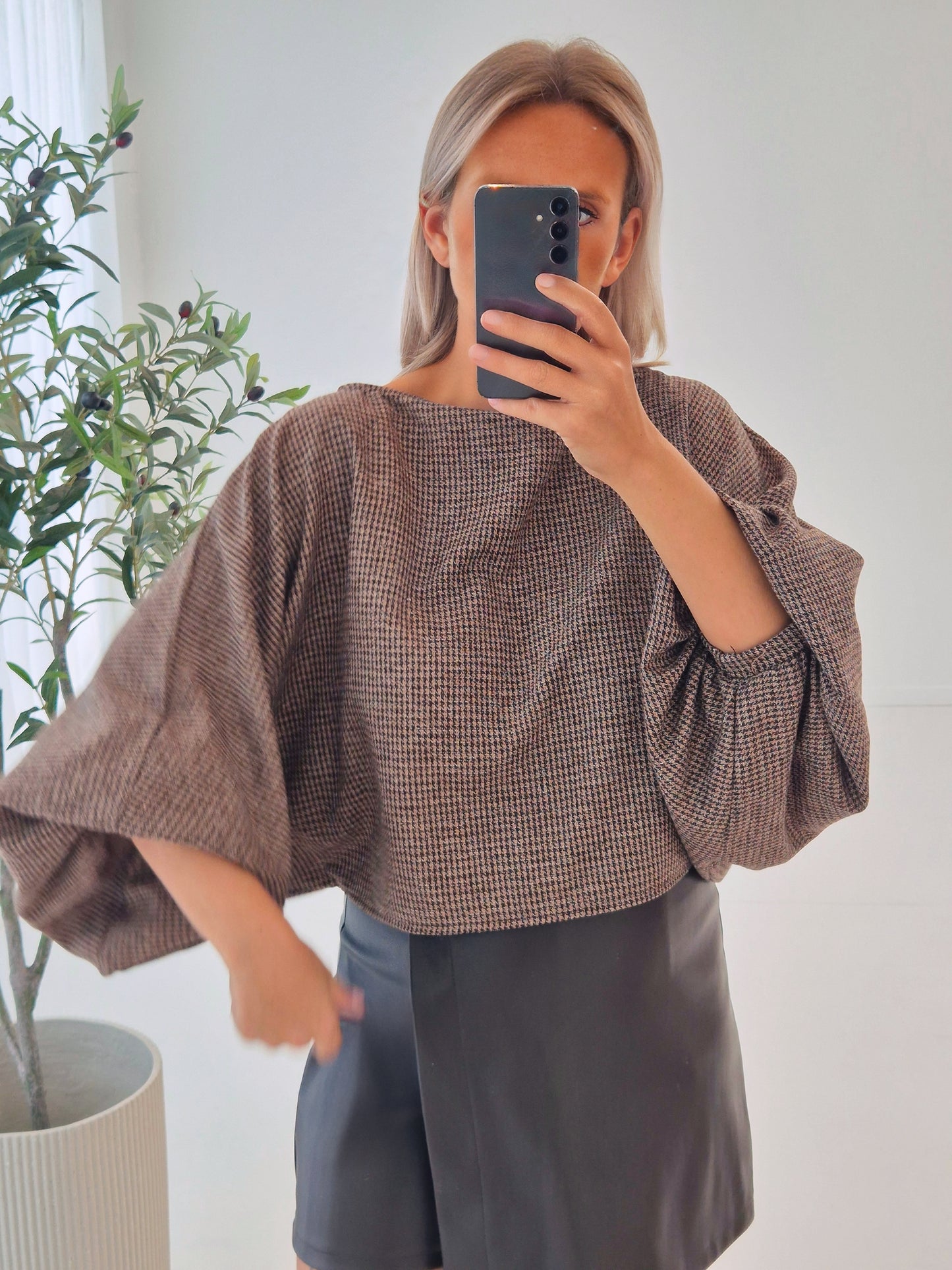 - Léna Boat Neck Blouse