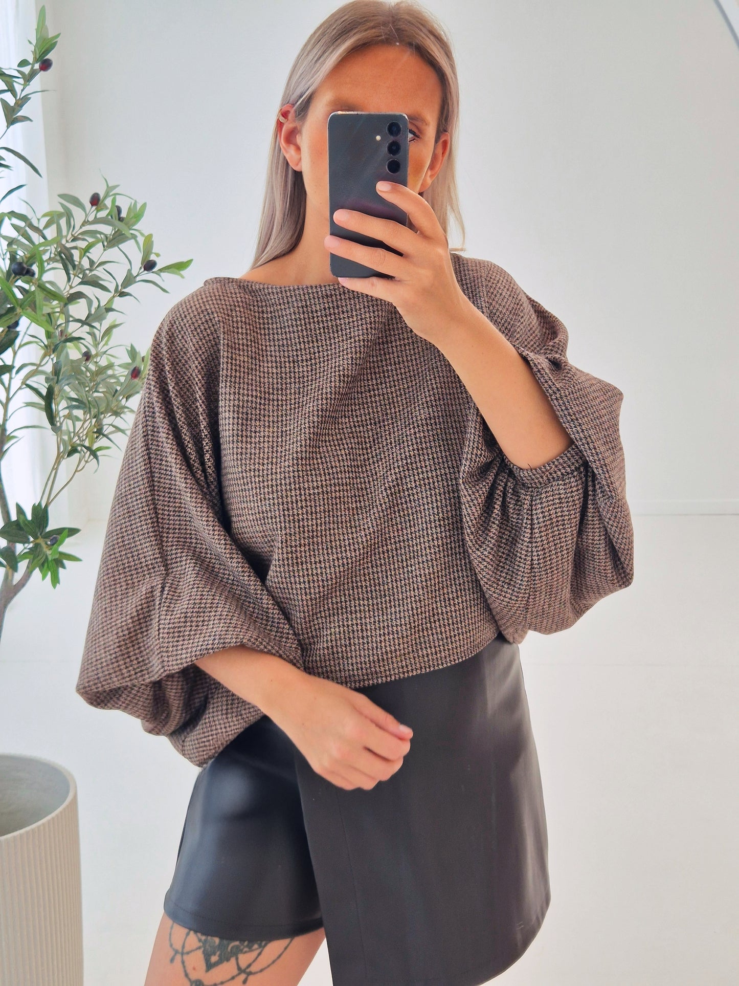 - Léna Boat Neck Blouse