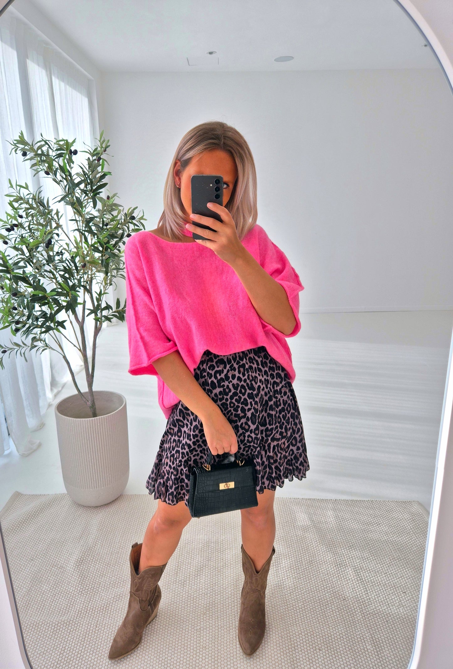 - Joellë Sleeve Warm Top