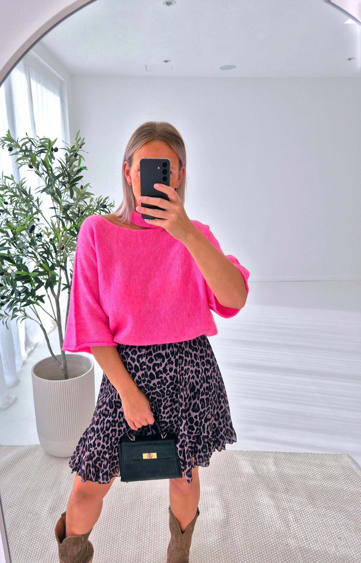 - Joellë Sleeve Warm Top