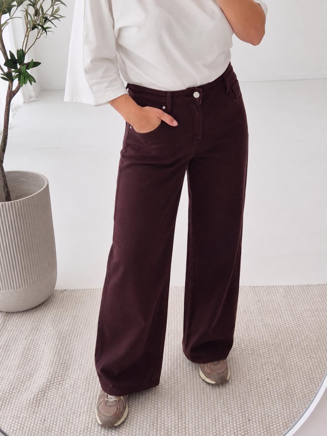 - Lena Barrel Fit Jeans