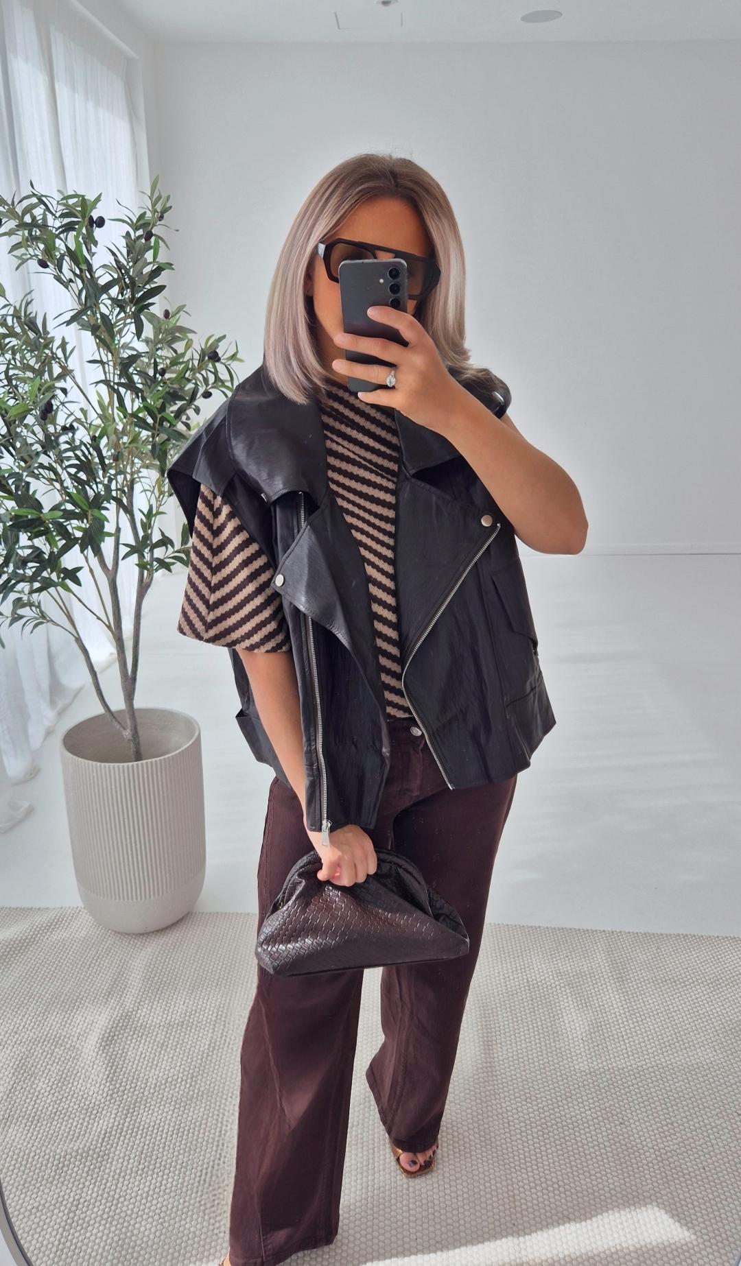 - Lifféa Off Shoulder Top (Brown)