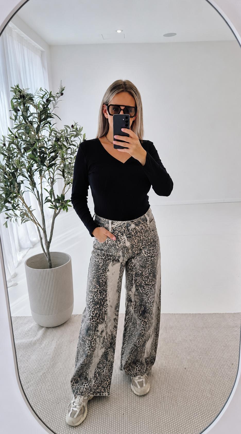 - Wildcat Mini Balloon Jeans