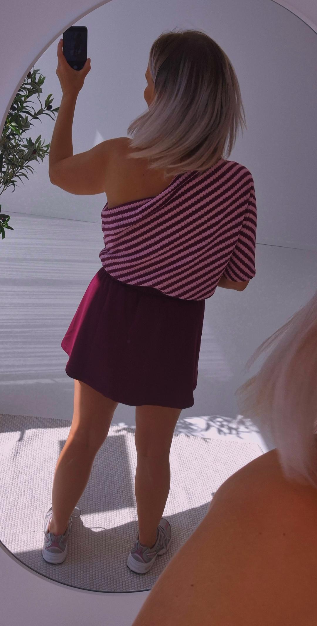 - Lifféa Off Shoulder Top (Bordeaux)