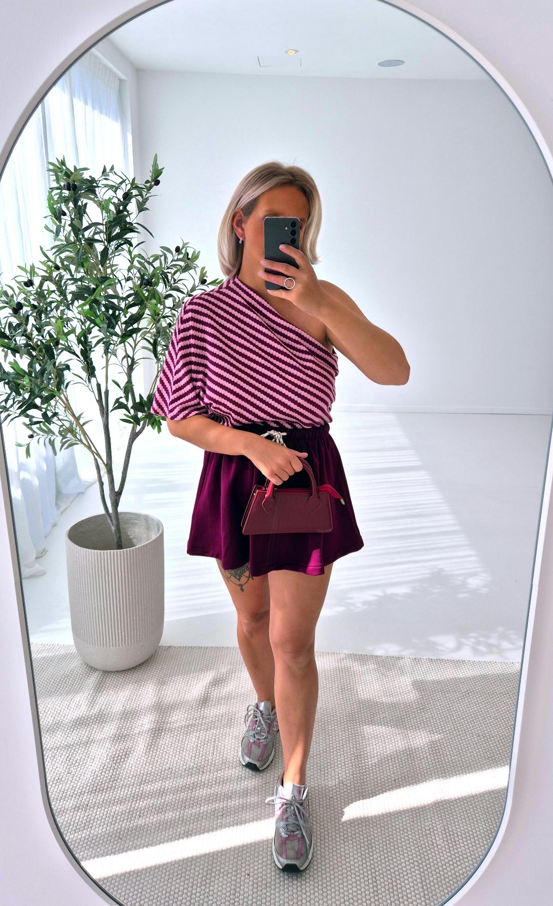 - Lifféa Off Shoulder Top (Bordeaux)