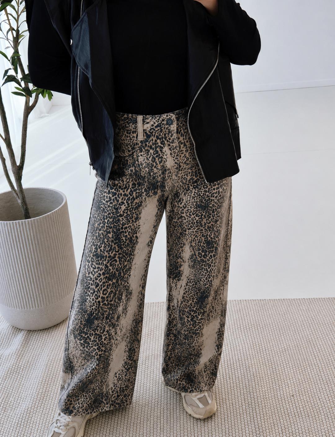 - Wildcat Mini Balloon Jeans