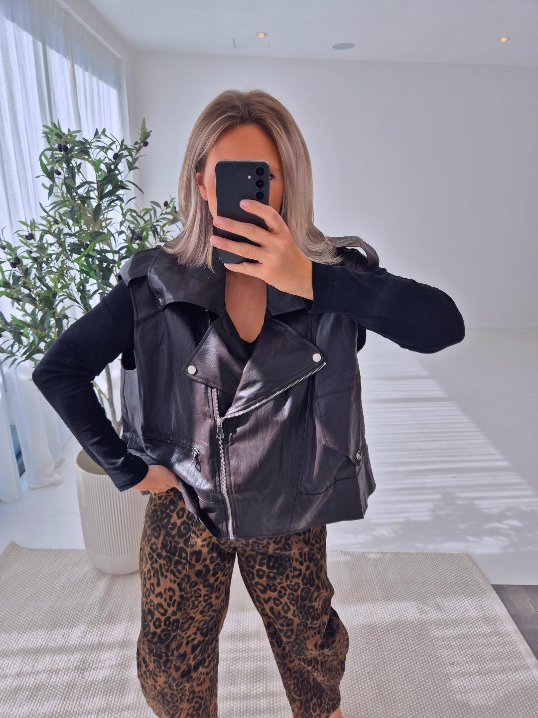 - Dark Chocolaté Vest