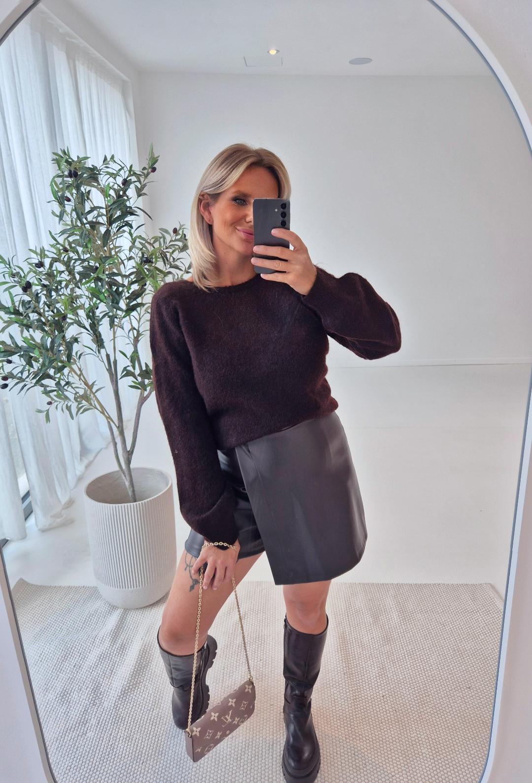 - Leë Leather Look Wrap Skort