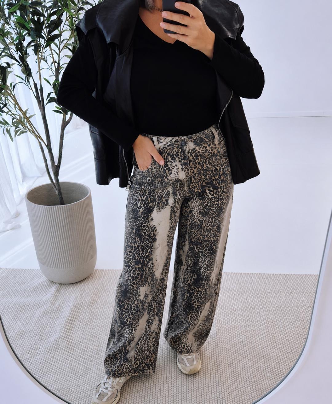 - Wildcat Mini Balloon Jeans
