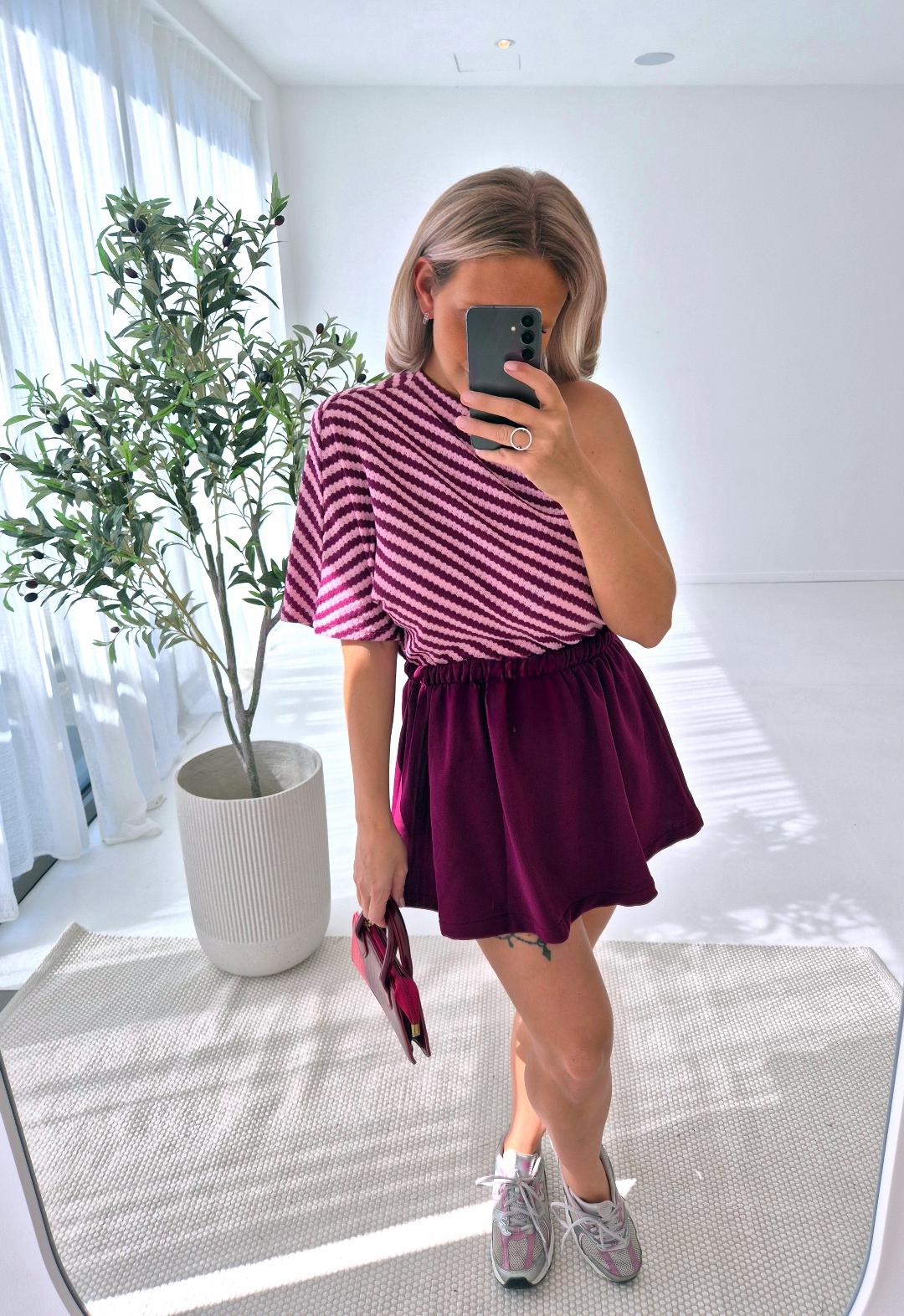 - Lifféa Off Shoulder Top (Bordeaux)