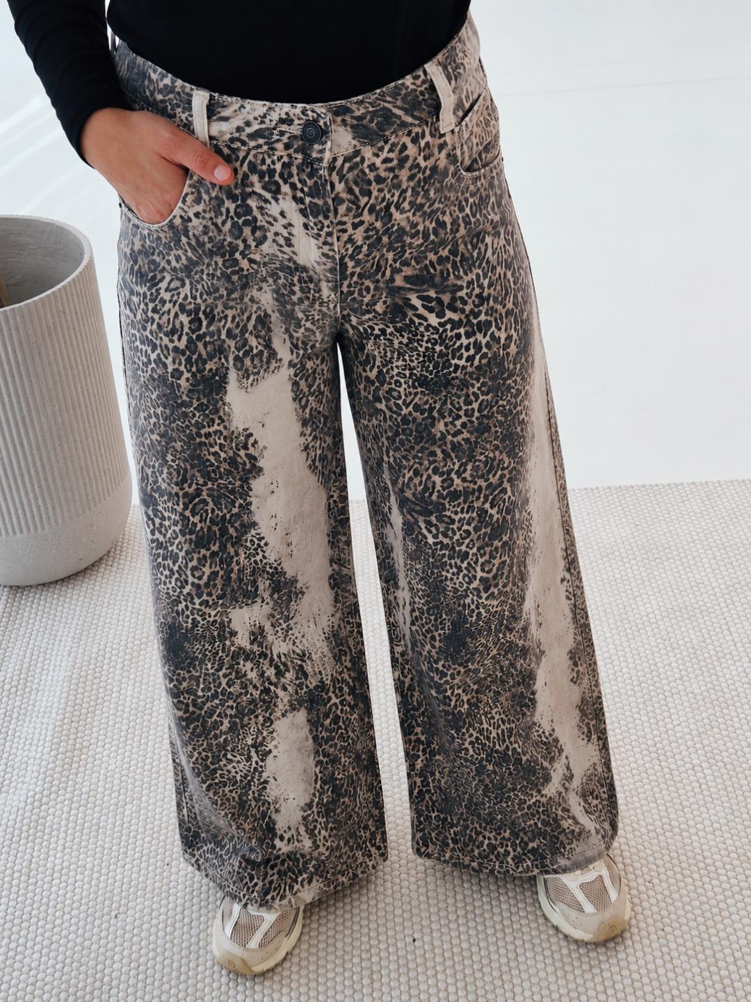 - Wildcat Mini Balloon Jeans