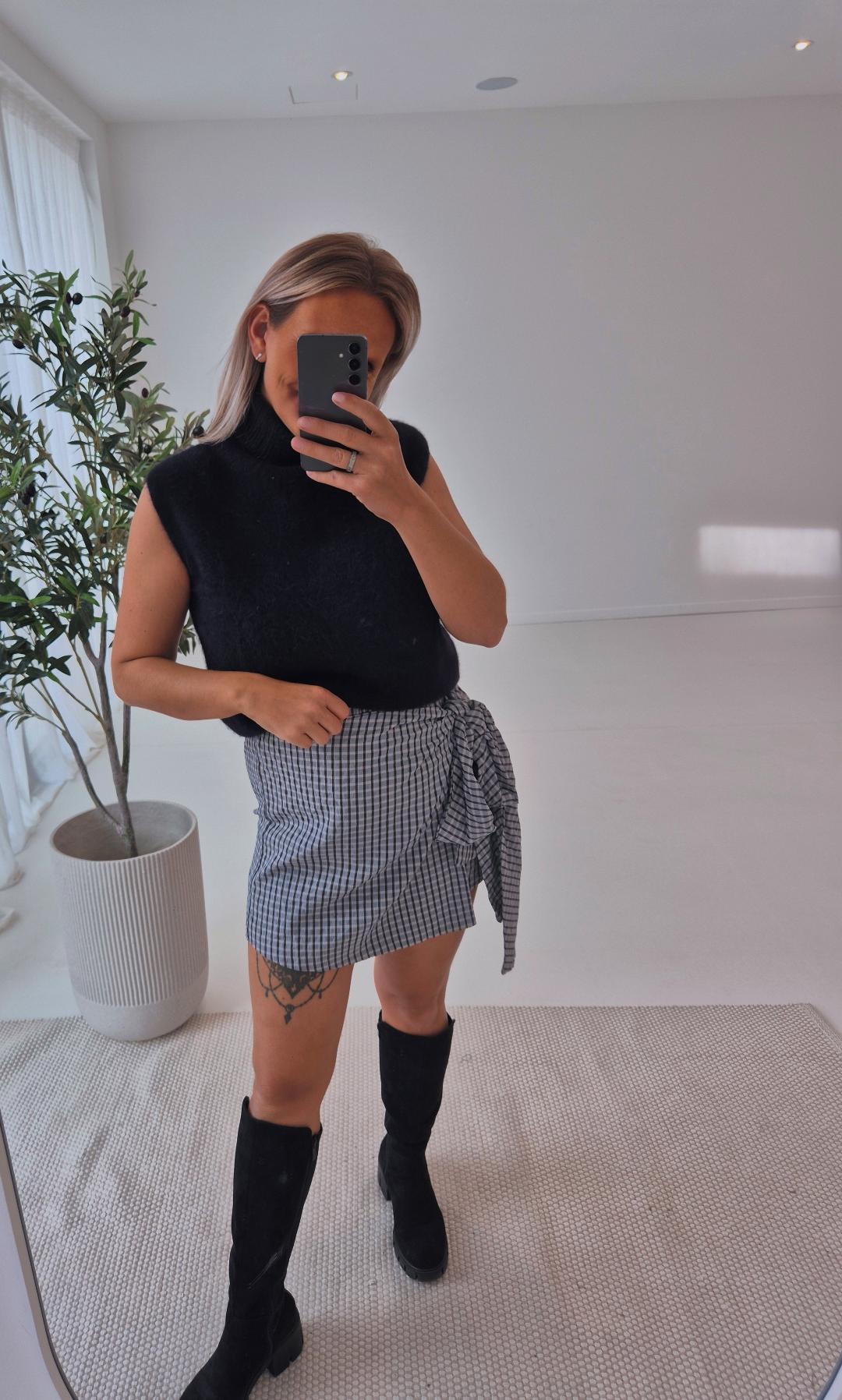 - Black Pull