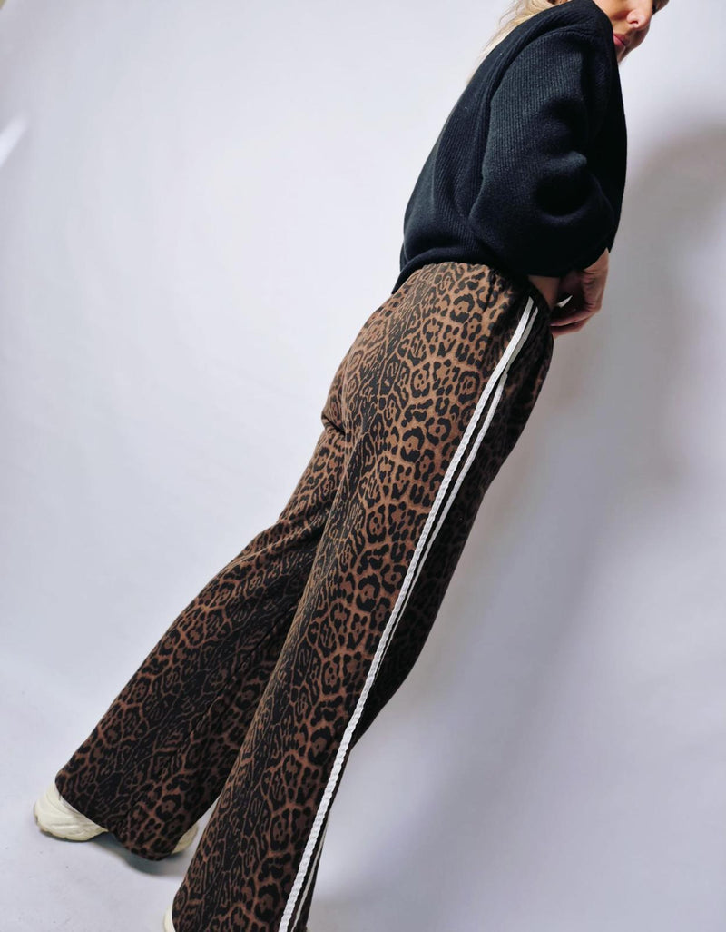 - Leopard Luxe Jogging