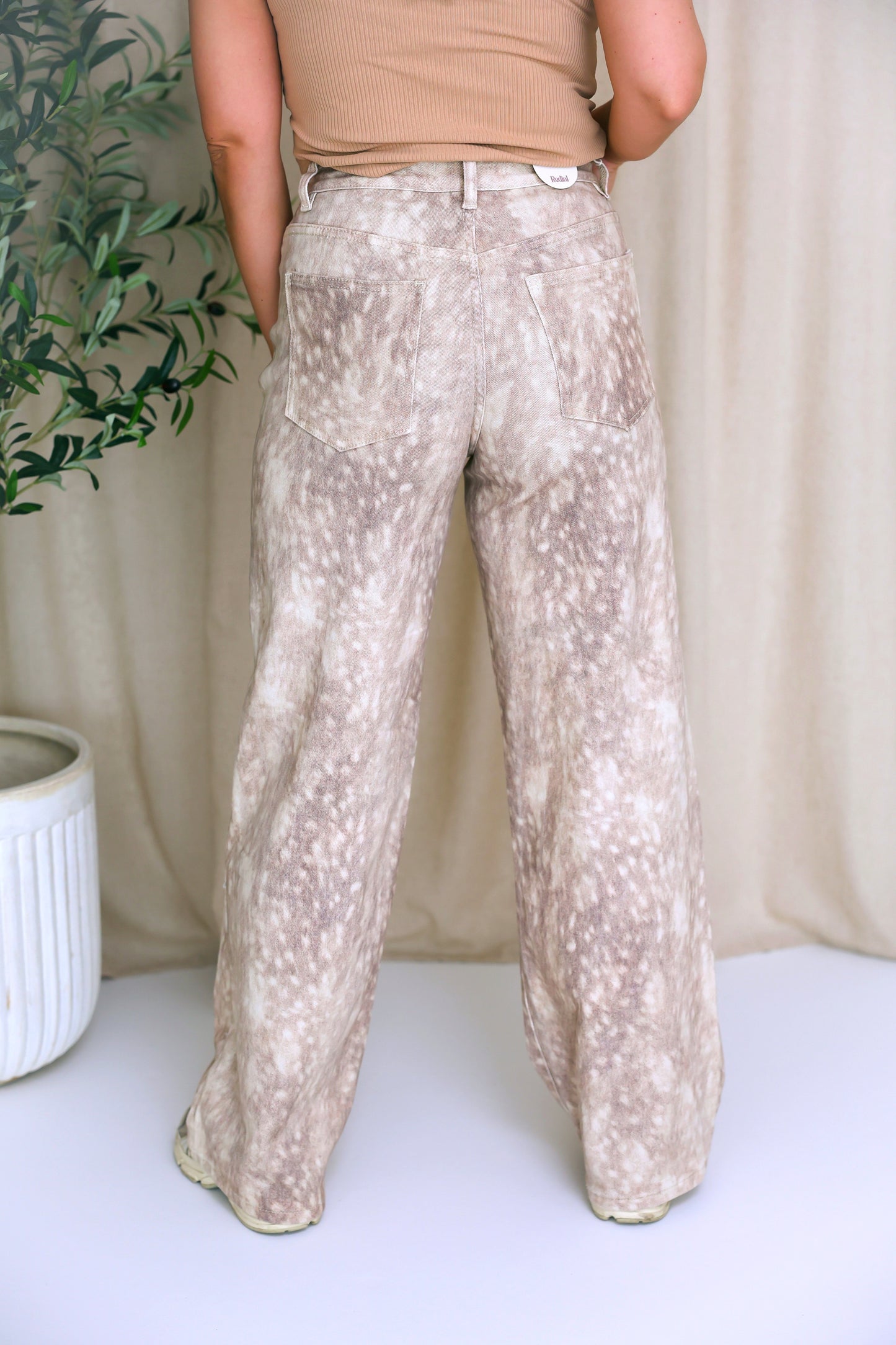 - Bronco Straight Jeans