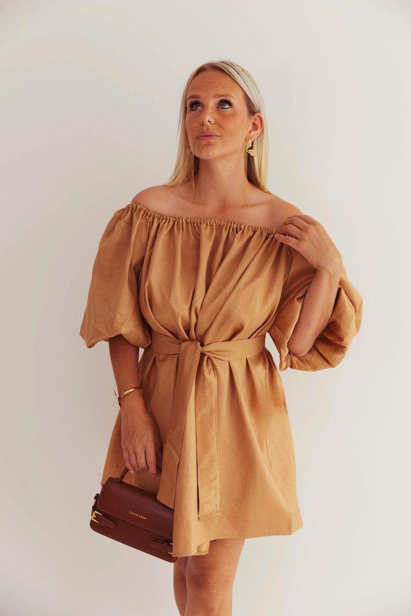 - Béllen Camel Dress