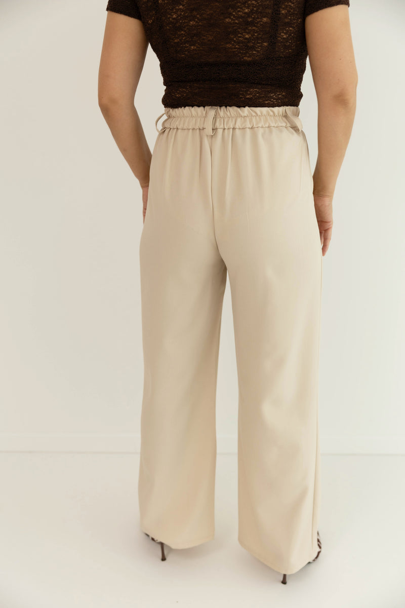 - Lise Beige Set