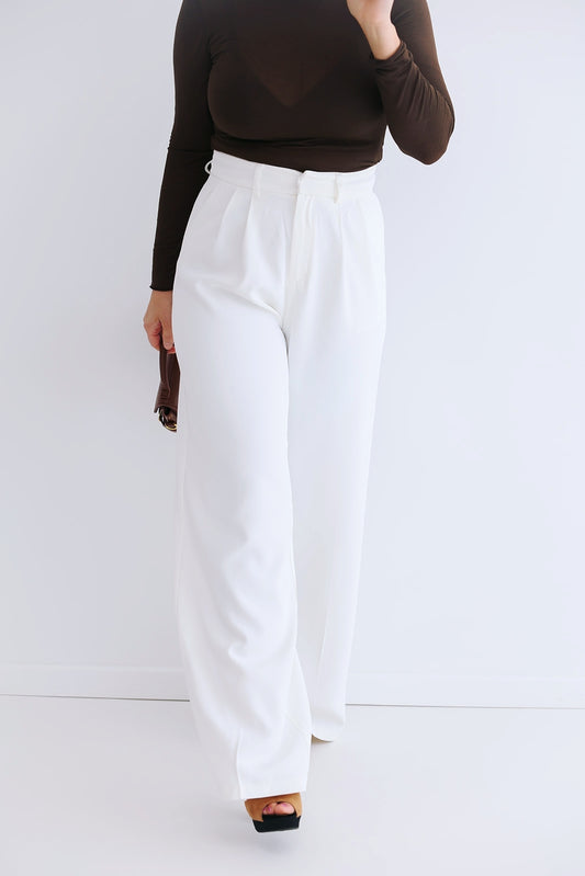 - Blanc Chic Pants